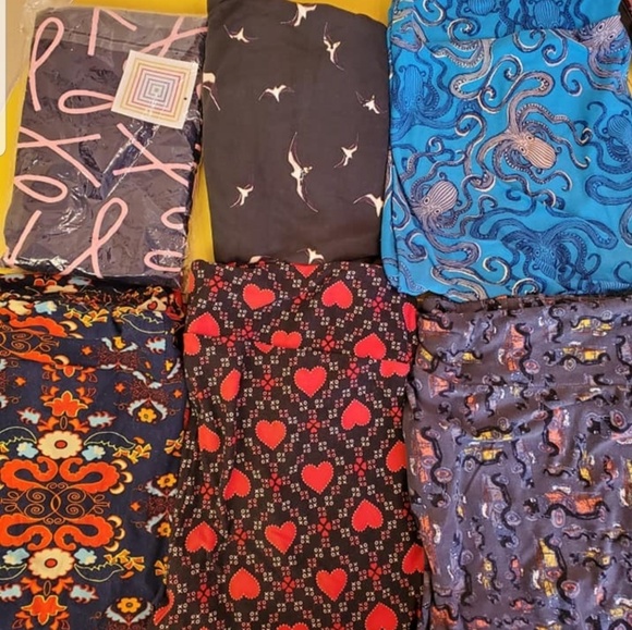 LulaRoe leggins ( Disney, Halloween, & Unicorns!!) - Picture 1 of 7